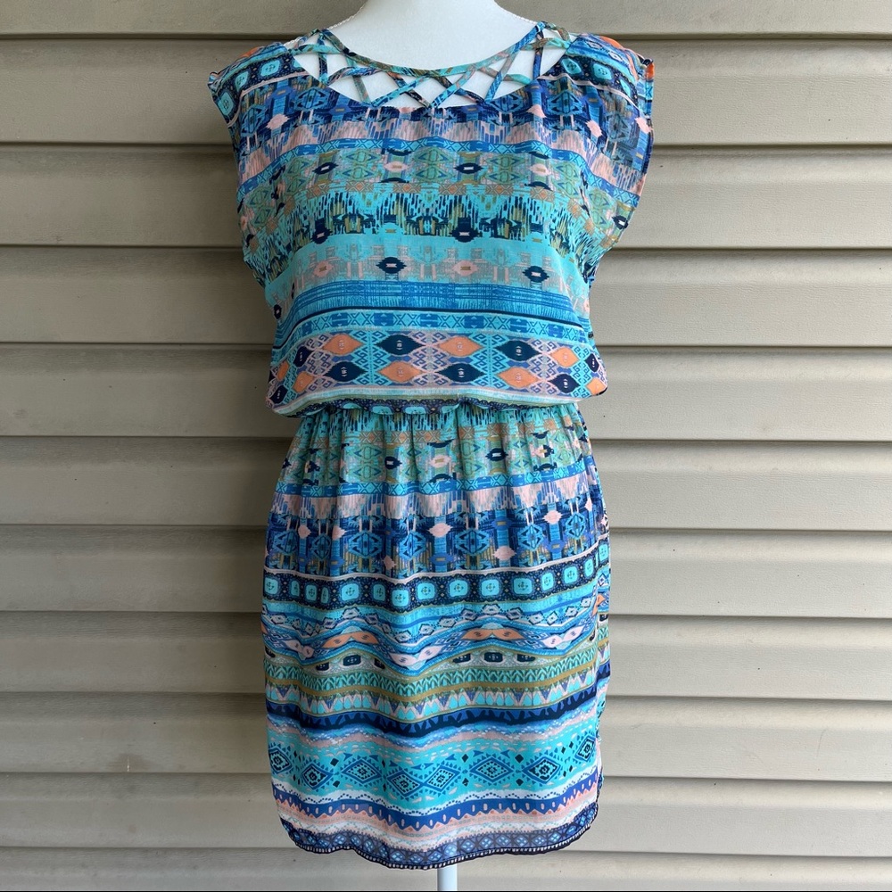 •City Triangles• Patterned Sleeveless Mini Dress - Size Medium